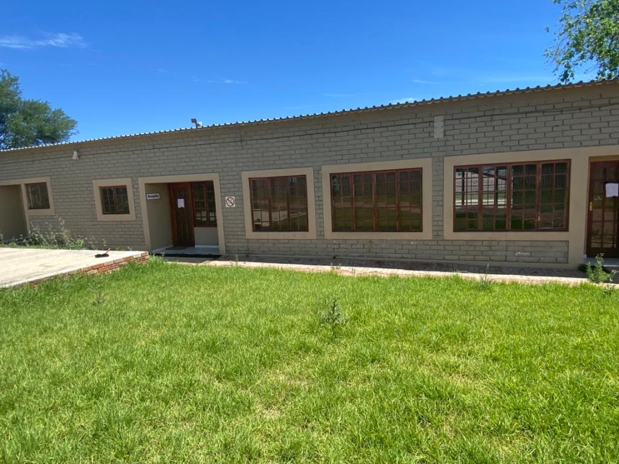 8 Bedroom Property for Sale in Parys Free State